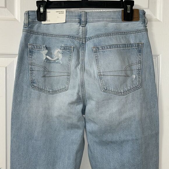 American Eagle Outfitters Mom Blue Mist Distressed Mom Jeans(Size 6Regular) - Picture 11 of 12
